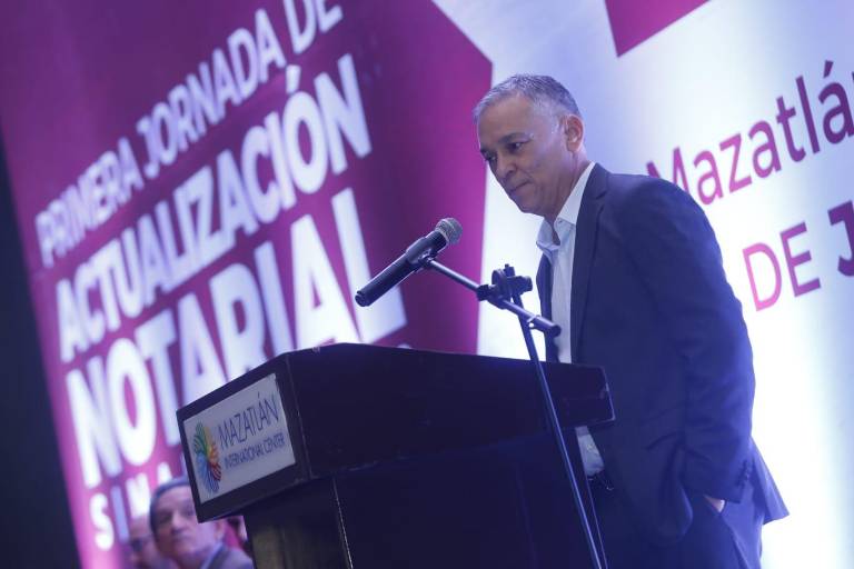En Mazatlán, se actualizan notarios de Sinaloa y México