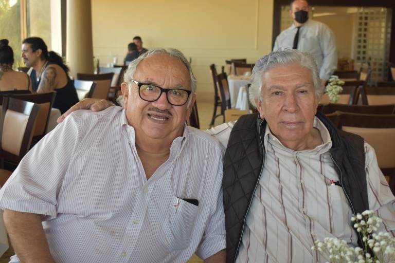 Disfrutan reencuentro ex alumnos de la Prevocacional