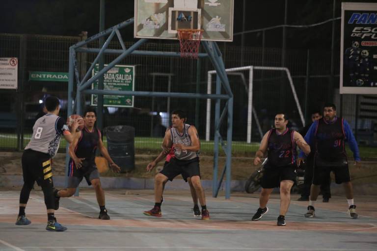 Restaurante El Velero sella su pase a la final de Liga de Baloncesto Burócrata