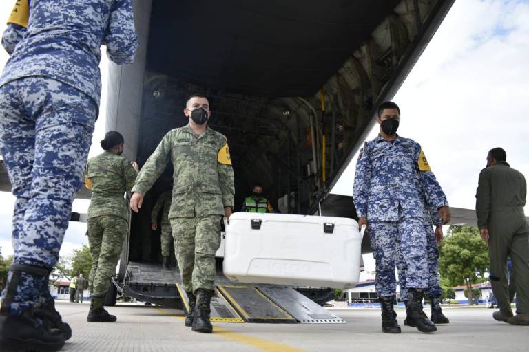 Llegan a Sinaloa alrededor de 200 mil dosis para personas de los 30 a los 39 años