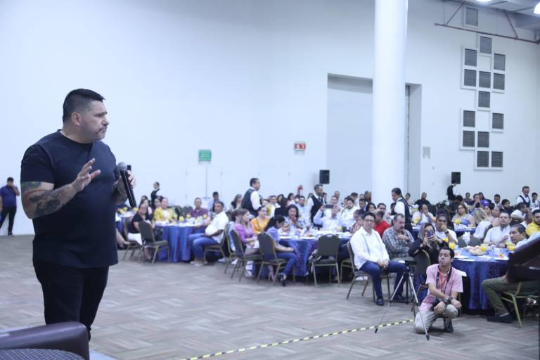 La economía de México no está creciendo: David Páramo