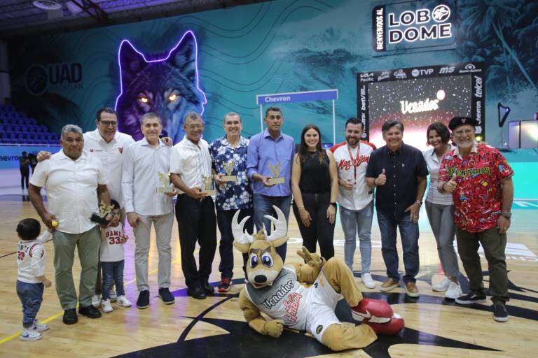 Leyendas del basquetbol de Mazatlán son homenajeadas en inauguración del Cibacopa