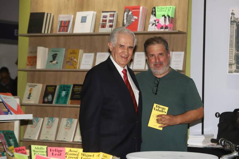 Conviven en el mundo de la literatura en la FeliUAS 2024