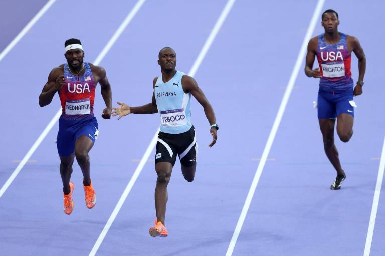 Letsile Tebogo bate a Lyles, quien compitió con Covid, y gana el oro en los 200 metros