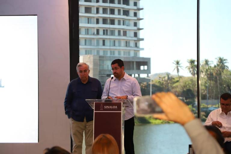 Anuncia Secretario de Salud $53 millones para la basificación de enfermeras en Sinaloa