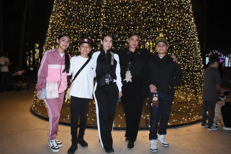 Despiden las luces más brillantes del Botánico