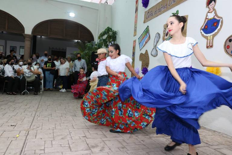 El centro cultural Casa Achoy culmina sus talleres artísticos