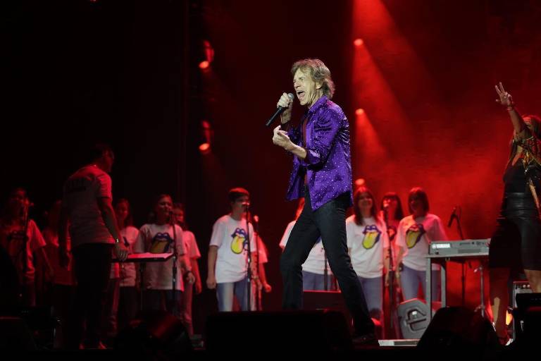 Cumple Mick Jagger 79 años y lo celebra con los Rolling Stones