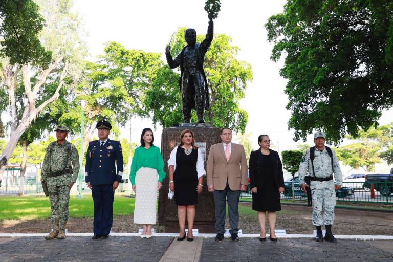 Rememoran en Palacio de Gobierno el natalicio de Morelos