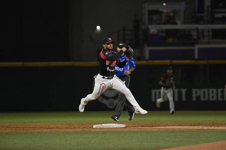 Con grueso rally en la octava, Algodoneros amarra la serie ante Mayos