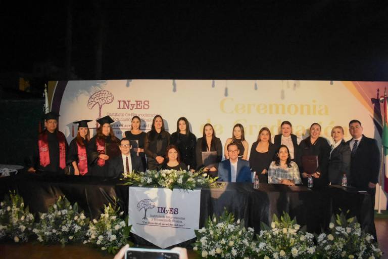 Egresa nueva generación de especialistas en Gerontología y Autismo