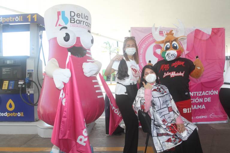 Dan banderazo de arranque de la campaña ‘Octubre Rosa’ de Redpetroil