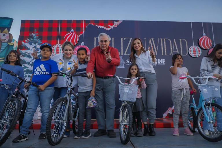 Festejan con 3 mil bicicletas a niños y niñas de Pericos, Mocorito