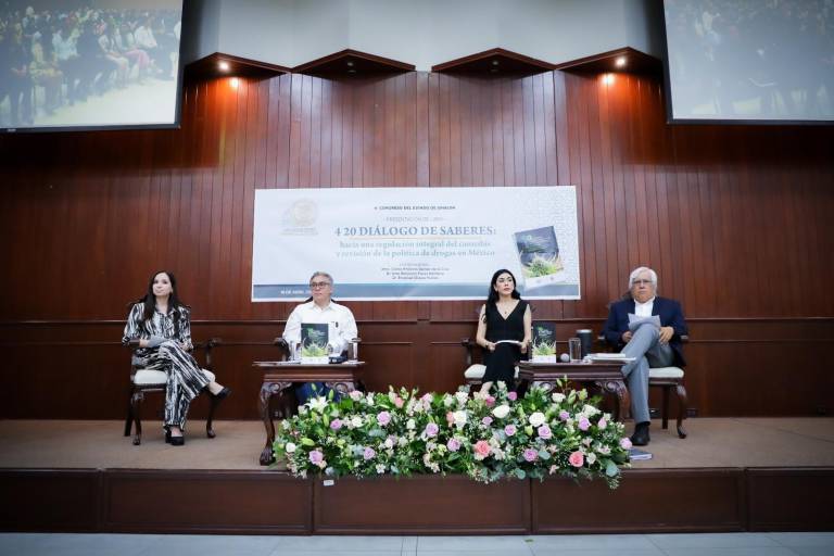 Analizan uso legal de la mariguana con presentación de libro ‘4 20 diálogo de saberes’