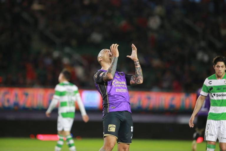 Mazatlán FC desilusiona en presentación en el Kraken