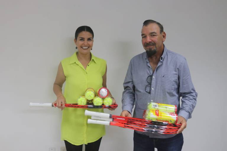 Entrega Imdem material a la Escuela Prodemaz de Tenis del Kilómetro Cero