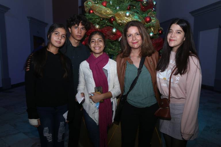 Se encantan con el clásico cuento del ‘El Cascanueces’