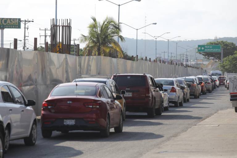 Tráfico en Libramiento Colosio, en Mazatlán, se vuelve caótico con el inicio de clases