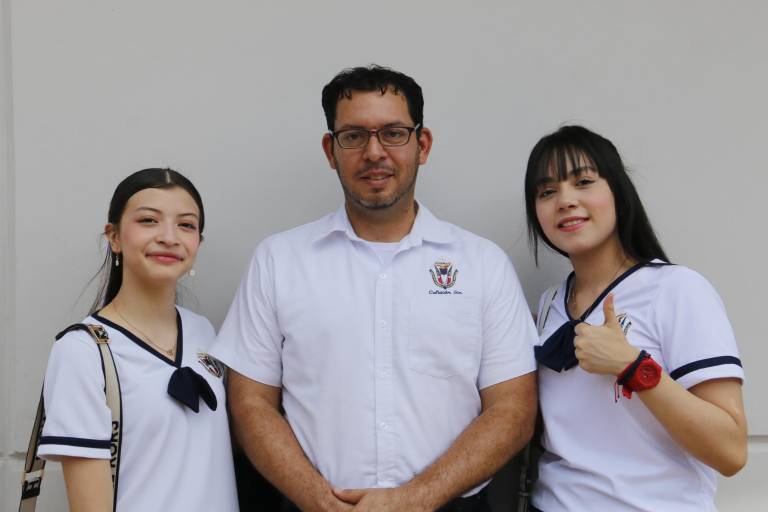 Alumnos del Instituto América dicen adiós a la secundaria