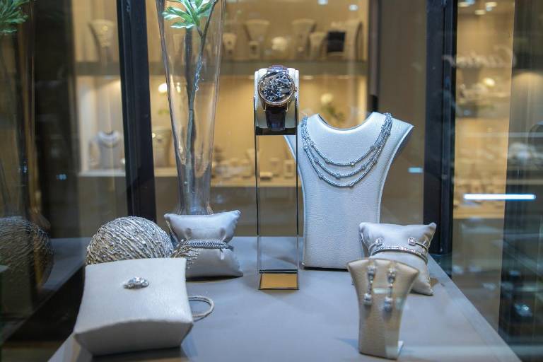 Consiente Joyería Mario Ramos a sus clientes con colecciones especiales