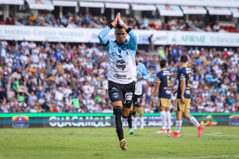 ¡Pumas no puede ante 10 Gallos!
