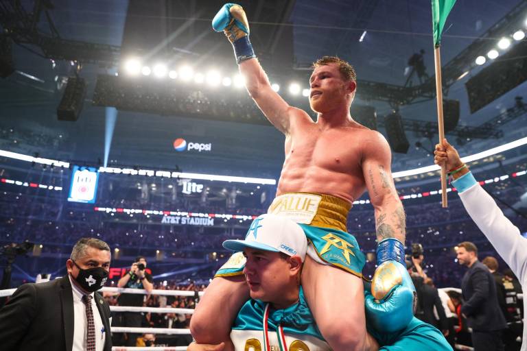 Canelo Álvarez peleará ante Caleb Plant el próximo 6 de noviembre