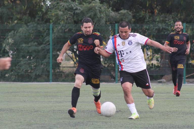 Servicios La Salvia Orza logra un resultado positivo en Futbol Superveteranos