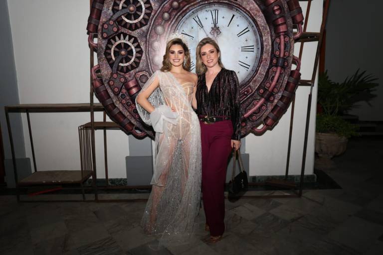 Viven la gran fiesta en la elección de Carolina, Reina del Carnaval de Mazatlán