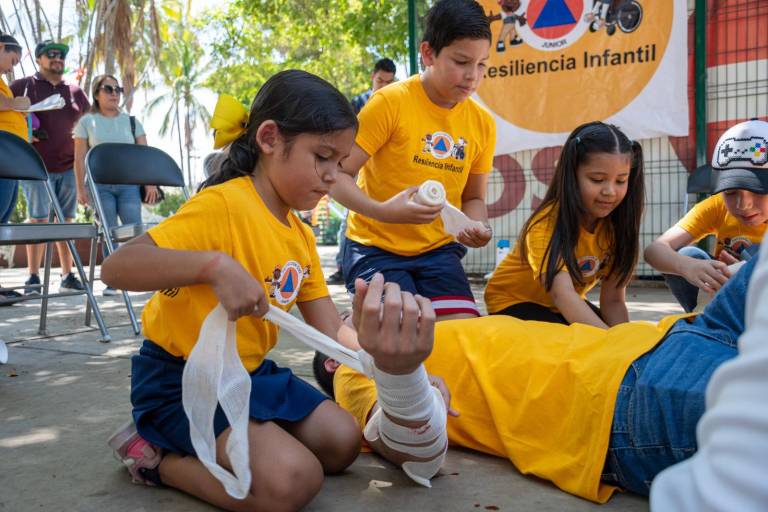 Niños de Culiacán aprenden técnicas de primeros auxilios con Protección Civil