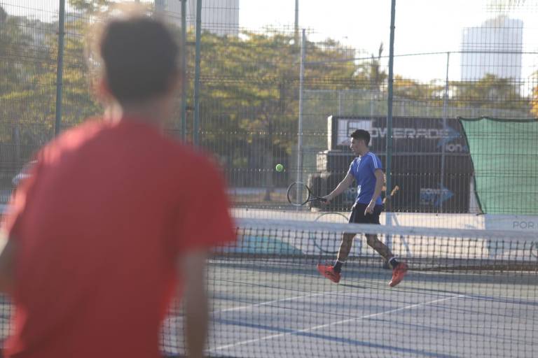 Avanzan tenistas a las finales en el Torneo Grand Slam Garley