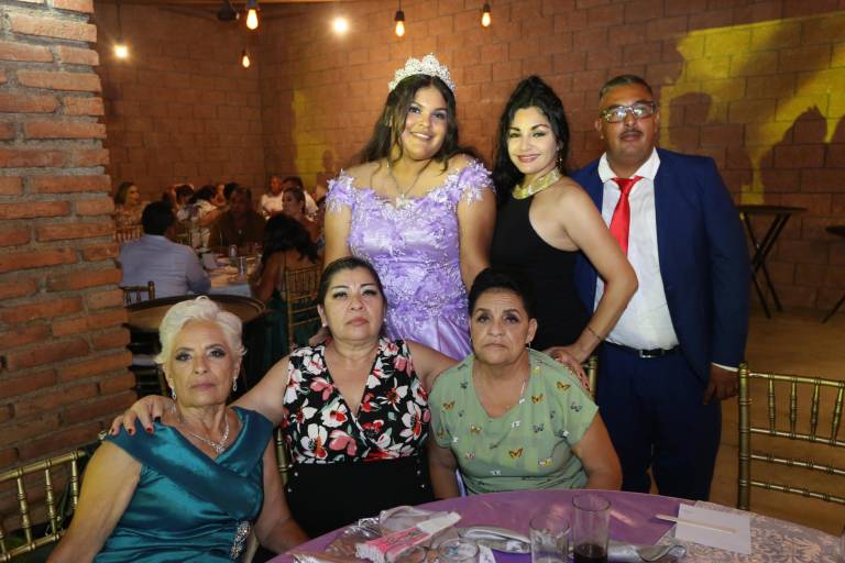 Ciara Zoé Ornelas agradece a Dios por sus 15 años