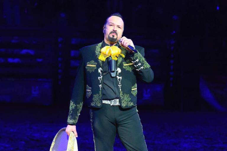 Critican a Pepe Aguilar por meterse en nuevo pleito entre integrantes de Pink Floyd