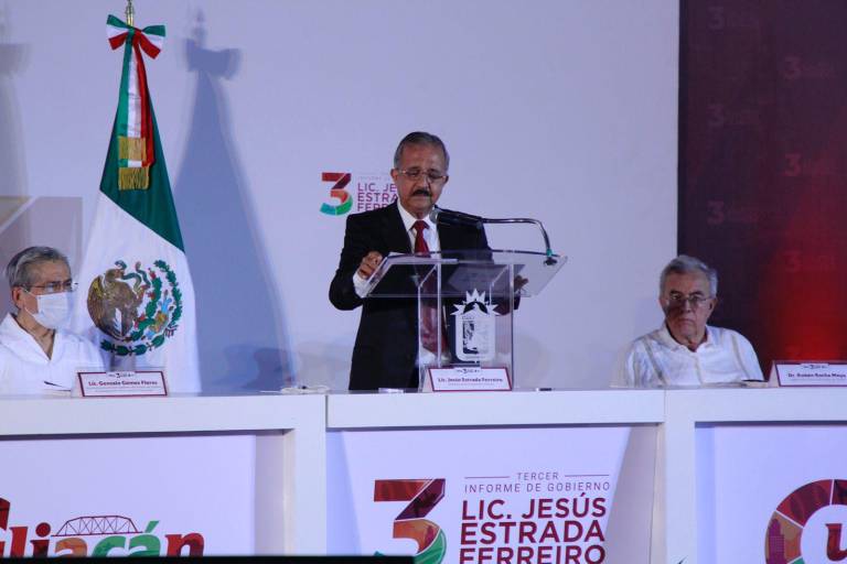 Presume Estrada Ferreiro en informe cambiar paradigmas; destacan luces LED, reducción de deuda e inversión en obra pluvial