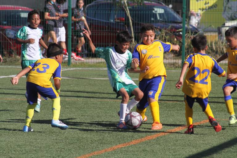 Muralla liga victoria en la Copa Mazatlán al golear a Five Star-Chihuahua