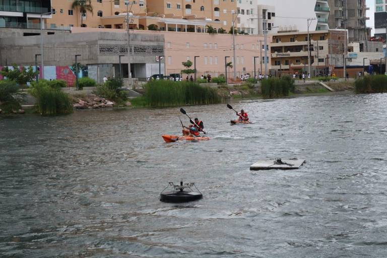 Se ponen a prueba en Competencia de Kayaks en el Parque Central Mazatlán