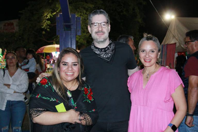 Disfruta la Escuela Activa Integral una divertida noche mexicana