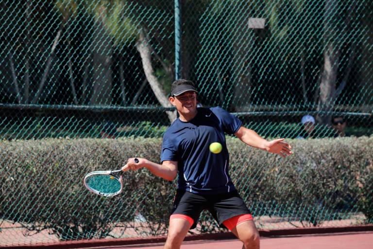 Viven tenistas una fiesta en canchas del Club Britania