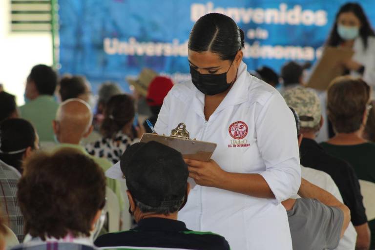 Personal de la UAdeO será vacunado en mayo, anuncia Rectora
