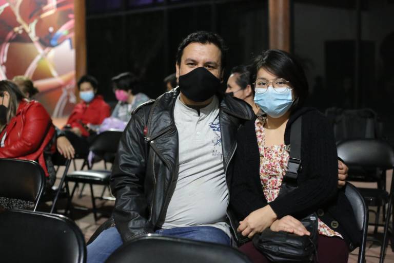 Disfrutan mazatlecos la puesta en escena ‘Entre Pavos y Guajolotes’