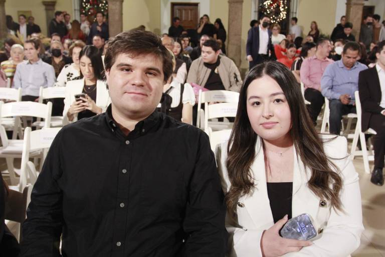 Reconoce la Escuela Libre de Derecho de Sinaloa a sus mejores estudiantes