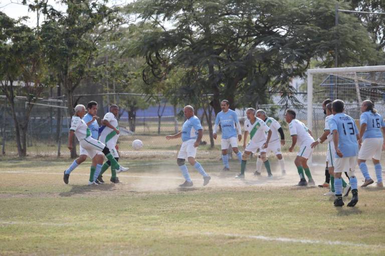 Amigos del Muralla extiende su superioridad en el Muralla, de Mazatlán