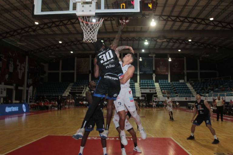 Venados Basketball deja escapar resultado ante Halcones de Ciudad Obregón