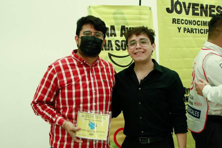 Premia el ISJU a 27 jóvenes destacados y activistas sociales