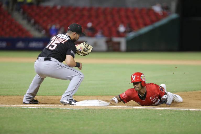 Venados de Mazatlán exprime a Naranjeros en el primero de la serie