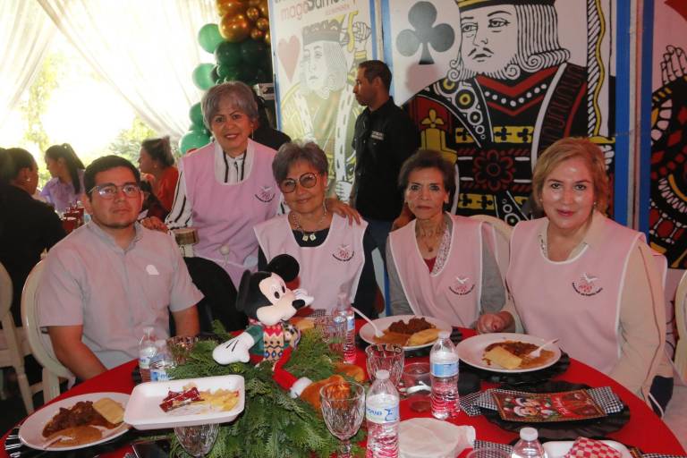 Celebra Ganac su tradicional posada con fiesta circense