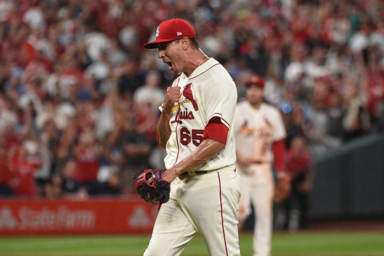 El mexicano Giovanny Gallegos logra salvamento 13 para los Cardenales de San Luis