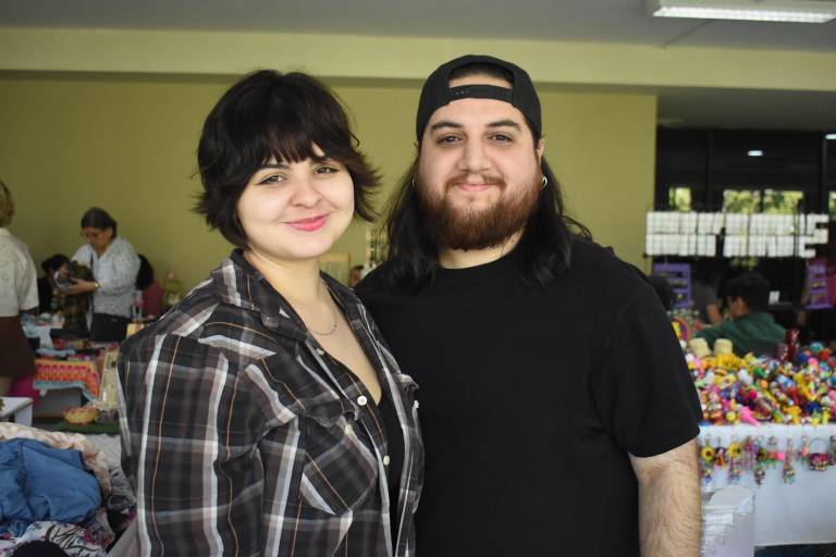 Muestran emprendedores sus productos en el ‘Mercado Creativo Yameto’