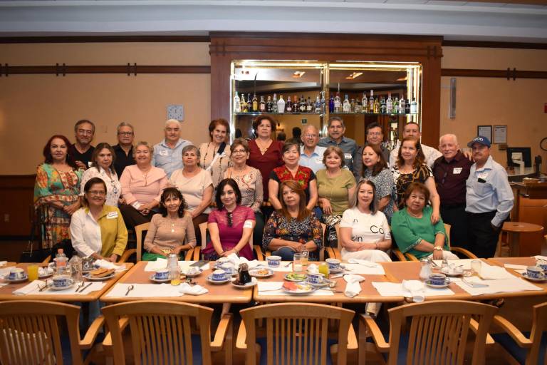 Cumplen ex alumnos de la secundaria Federal #1, dos décadas de reunirse