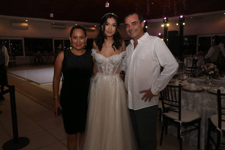 Kyra Noriega García, radiante en sus 15 años