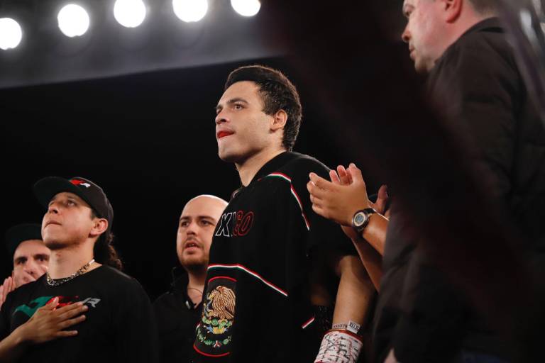 Julio César Chávez Jr. y su noble gesto en el Hospital Pediátrico en Culiacán